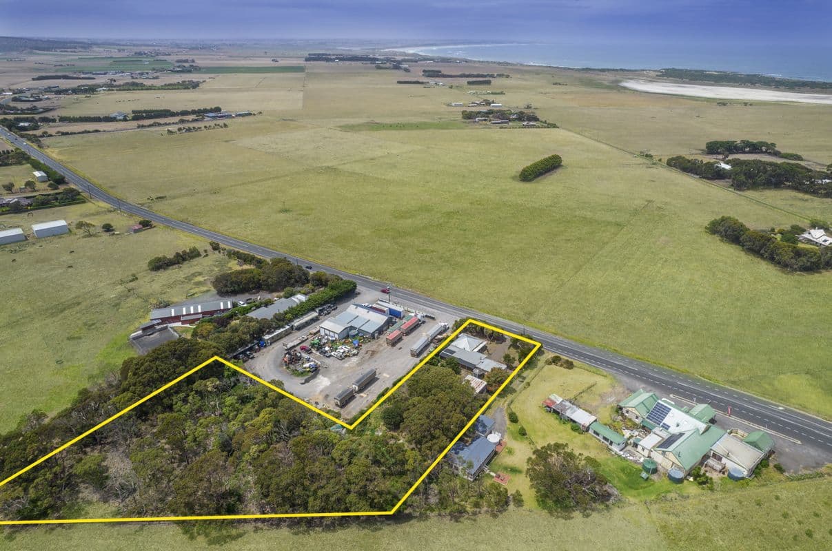 1272 Princes Highway