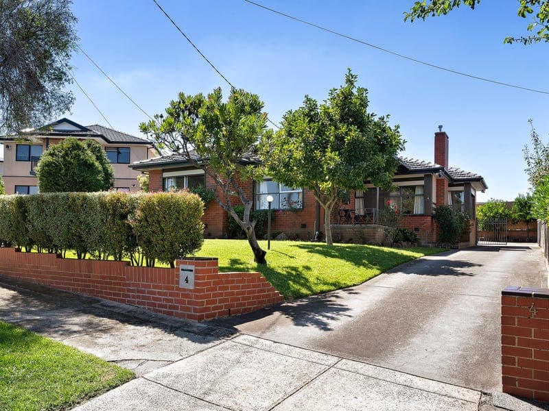 4 Maple Court