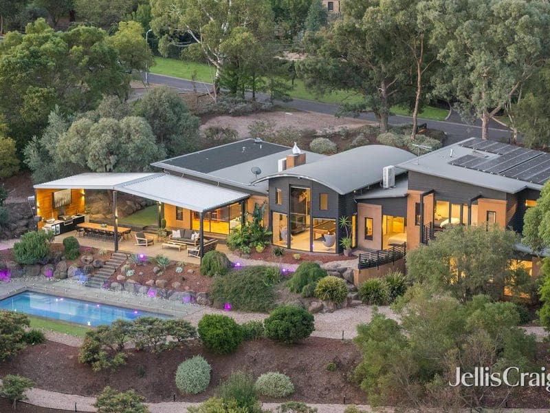 2 Culla Hill, Eltham