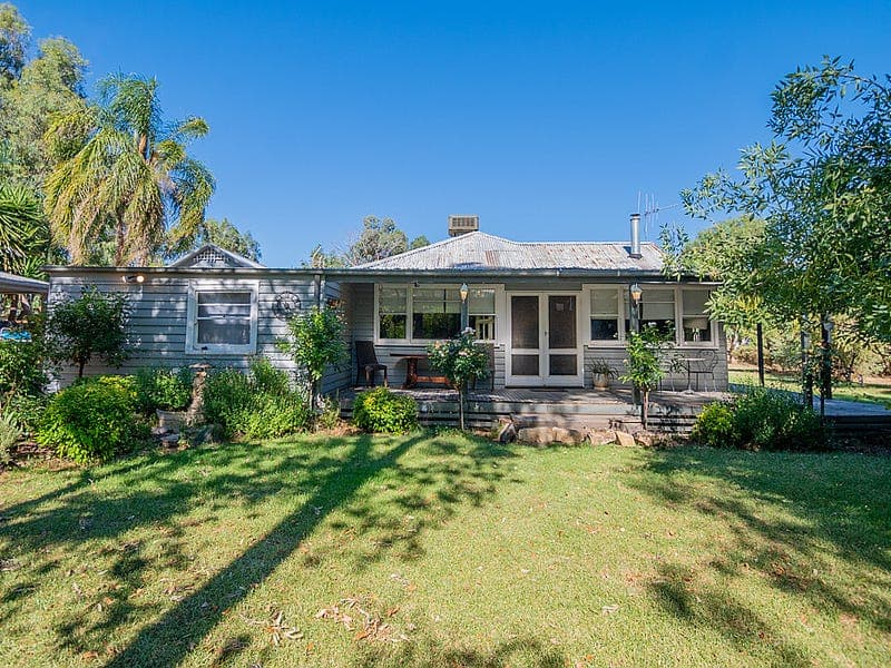 42 Holmes Road, Lake Rowan