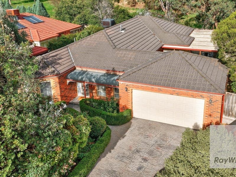 100 Bramble Crescent, Bundoora