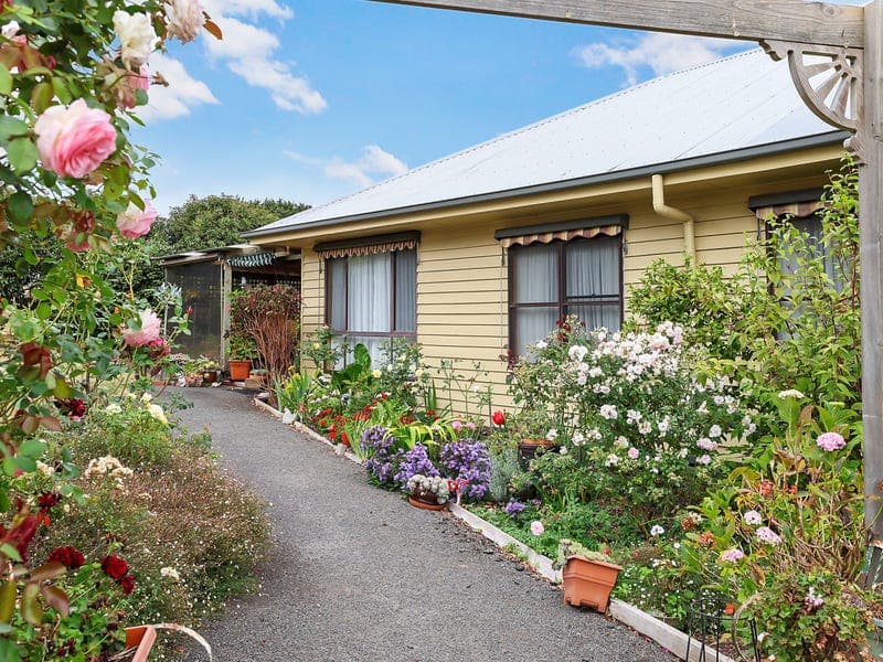 230 Cross Forest Road, Naroghid