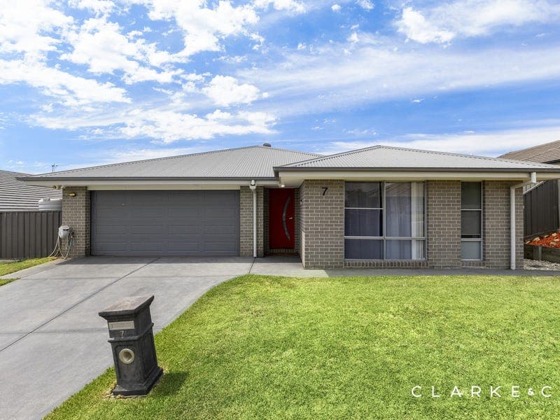 7 Busby Street, Cliftleigh