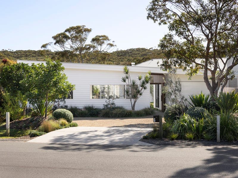 6 KARNANG DRIVE