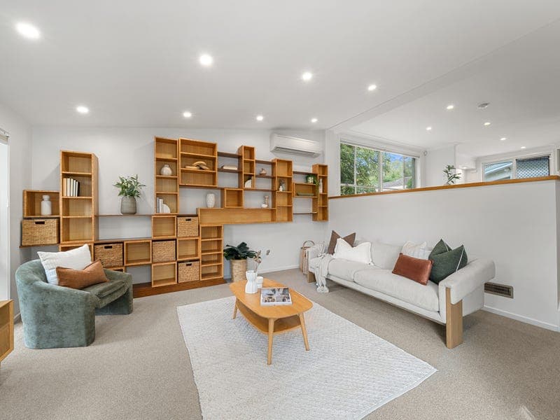 1 Mirning Crescent