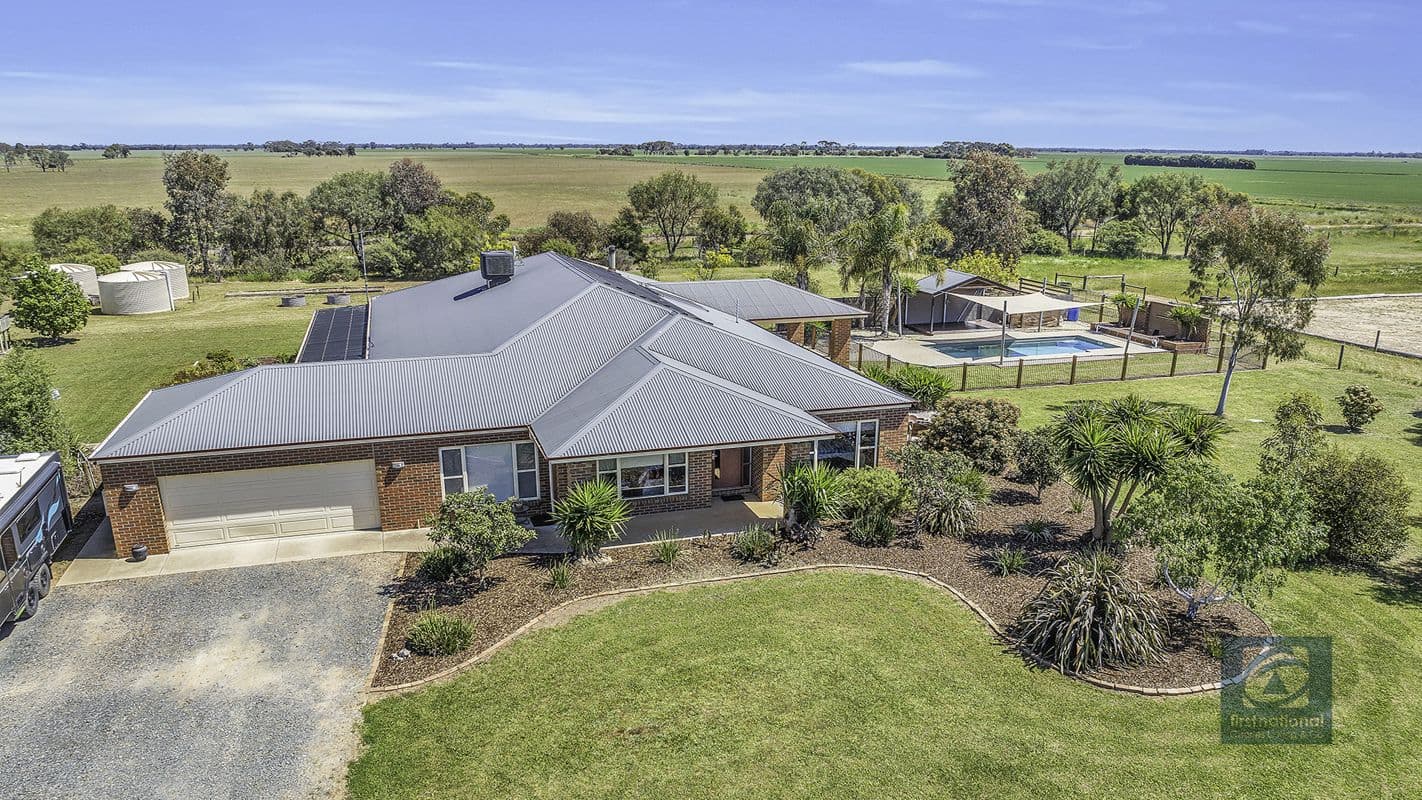 1318 Simmie Road Strathallan