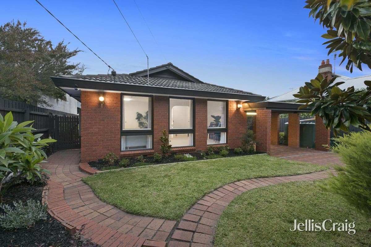 30 Leslie Street