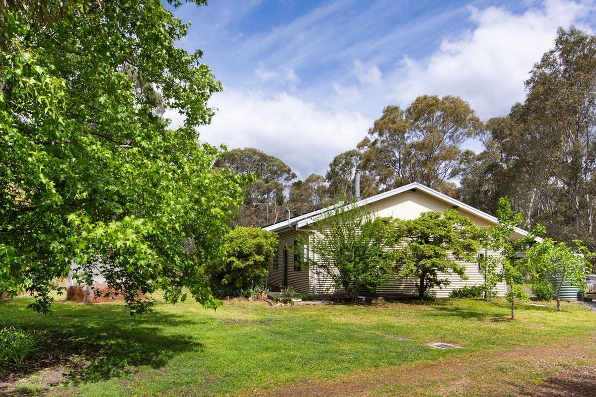 54 Specimen Gully Road