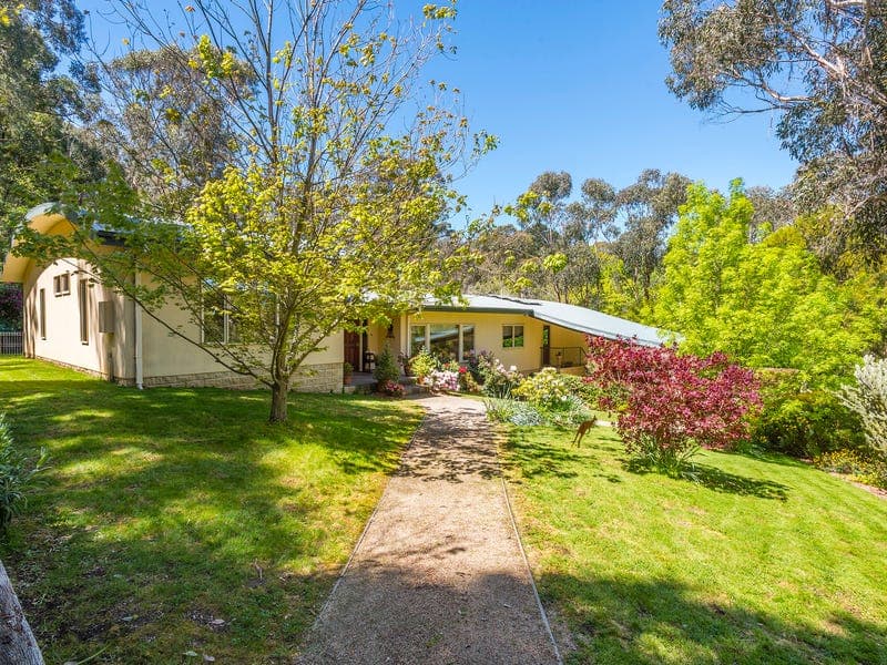 23 Governors Drive, Mount Macedon
