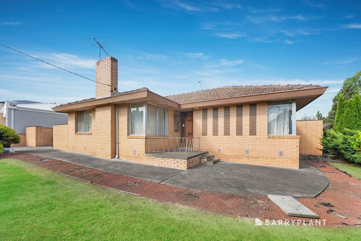 4 Mitre Crescent