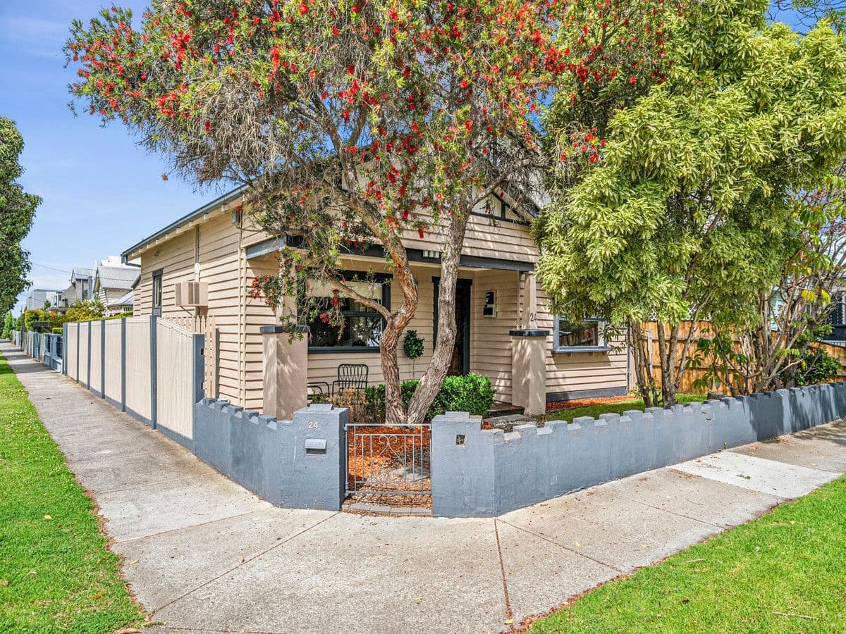 24 FOSTER STREET