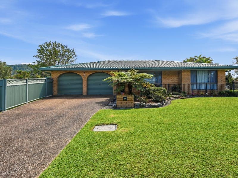 2 Finch Crescent