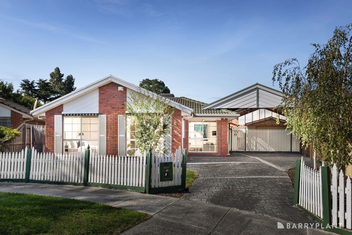 9 Plymouth Close