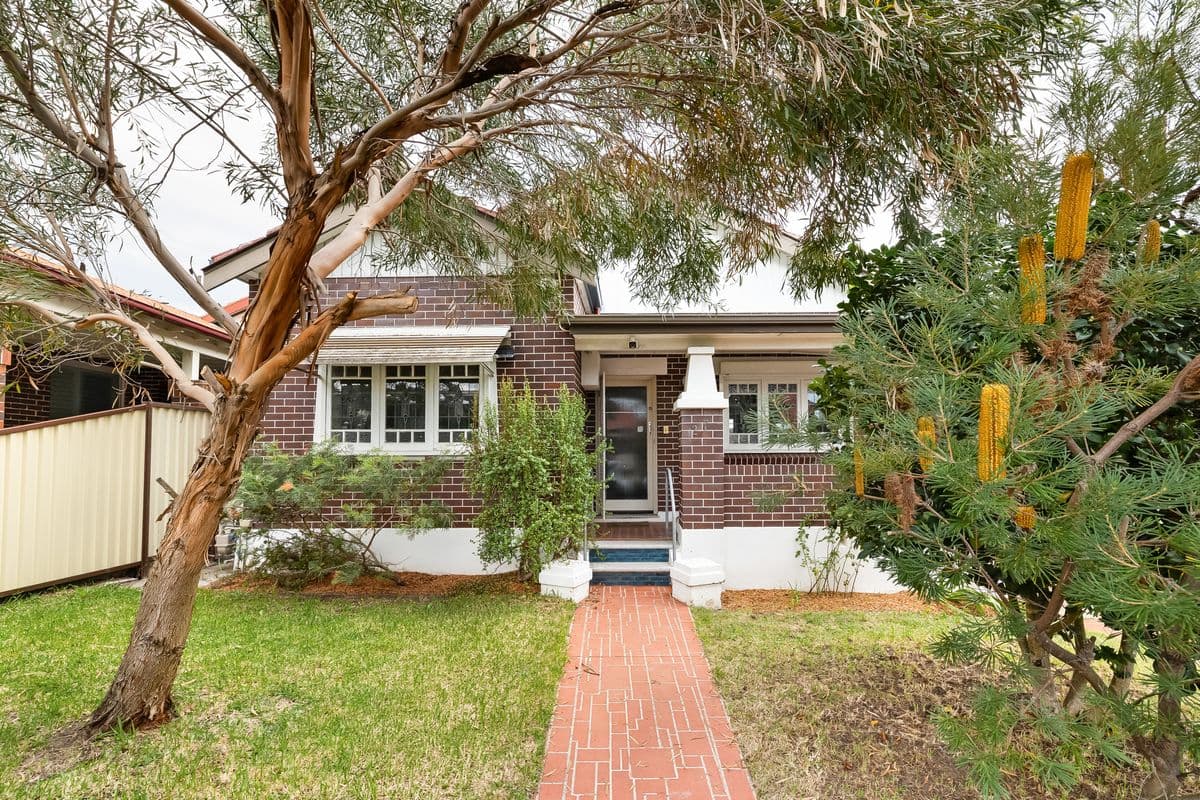 27 HOWARD STREET