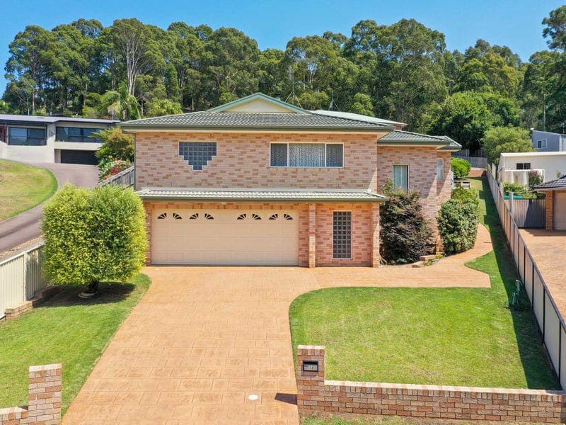 18 Angophora Place