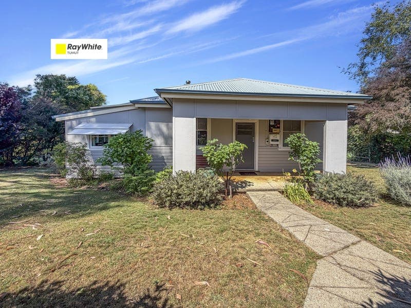 33 Nellis Street, Batlow