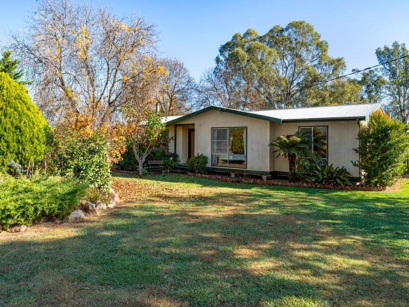 8 Tatong Moorngag Rd