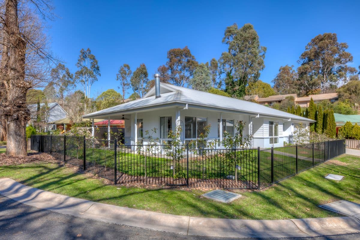 1 Kilfinan Crescent