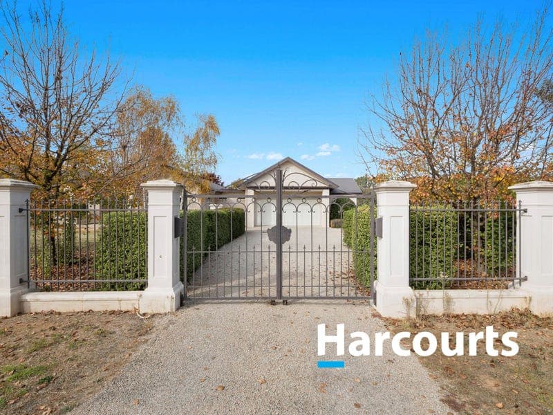19 Firbank Drive, Waldara