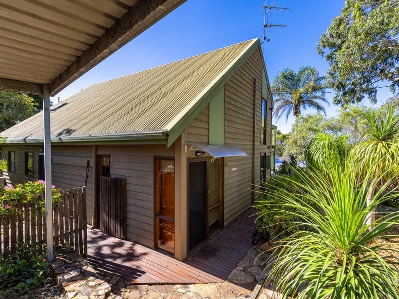 31 Flower Circuit, Akolele