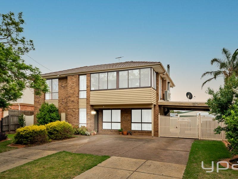12 Finch Road, Werribee South