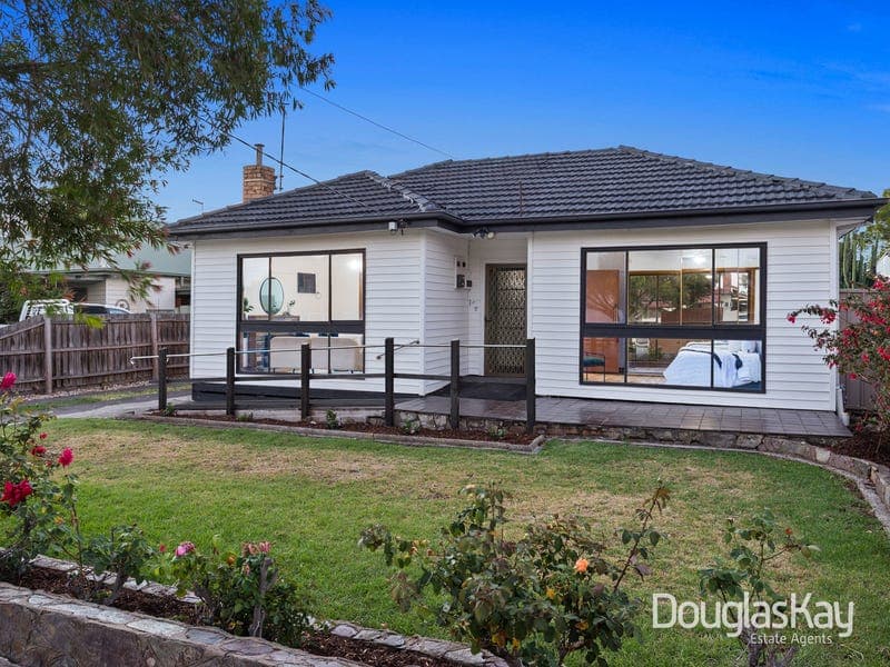 19 Couper-Angus Grove, Sunshine