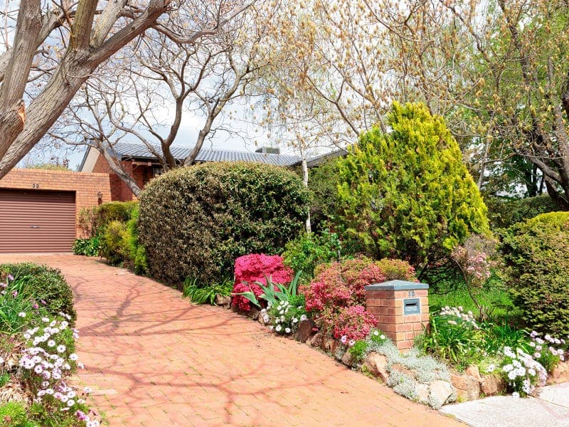 32 TILLYARD DRIVE