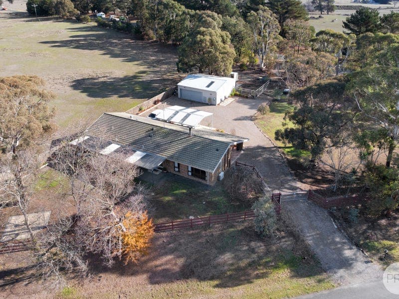 10 Nine Mile Road, Napoleons