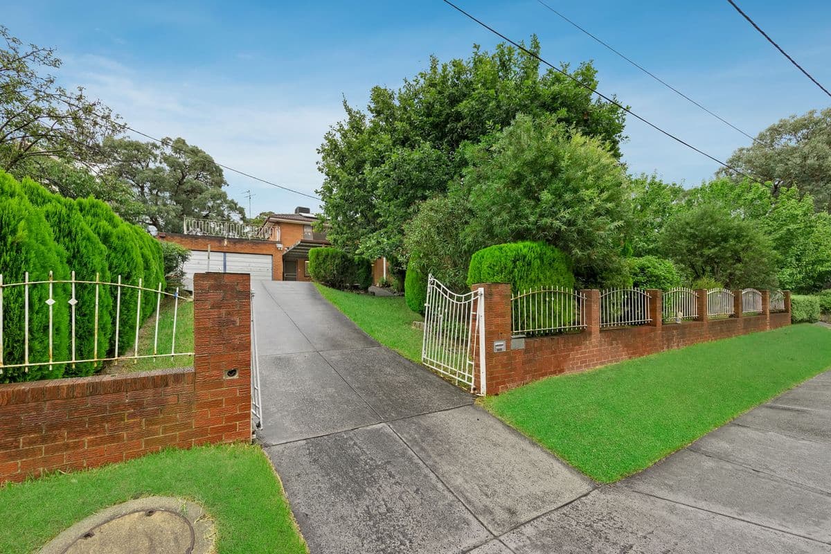 17 Sunnyside Crescent