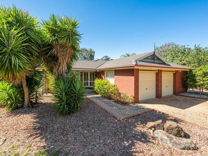 2 Baden Drive, Toolamba