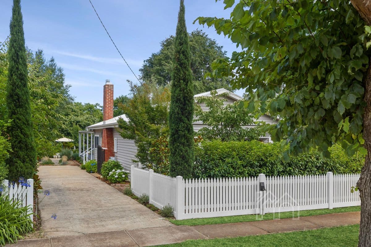 25 Cosmo Road