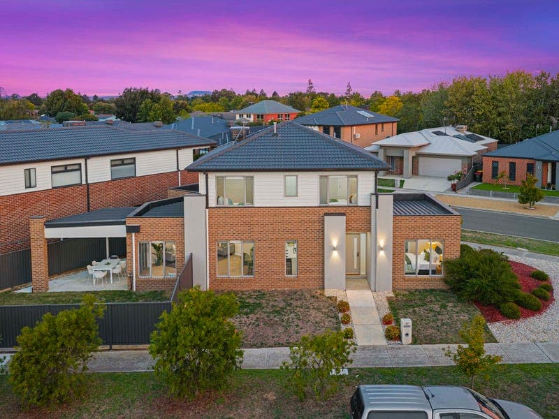 43 Cinnamon Drive, Lake Gardens