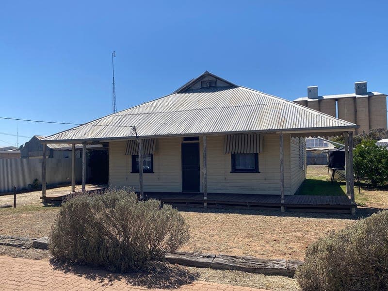 31 PHILLIPS STREET