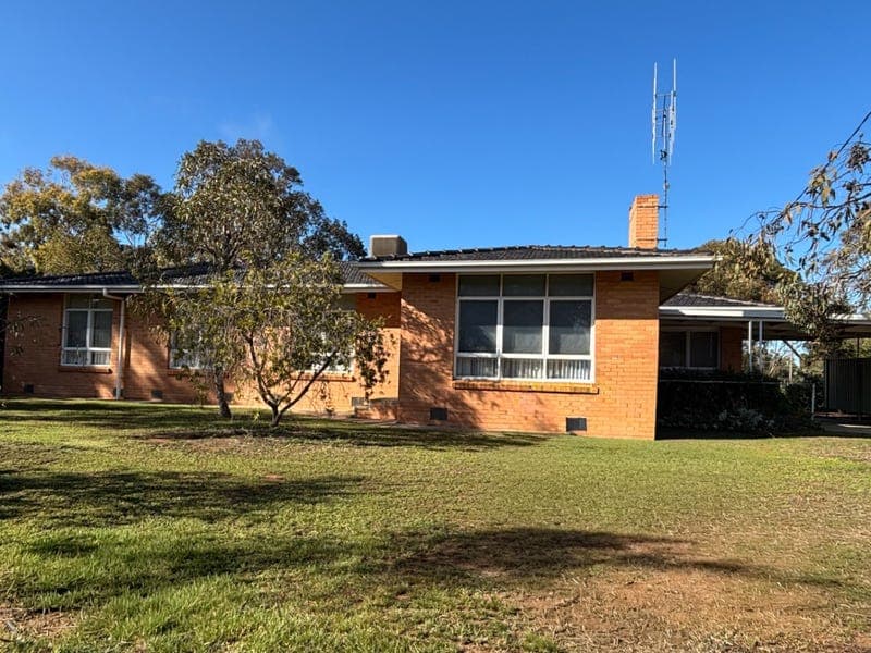 2 HAMILTON STREET