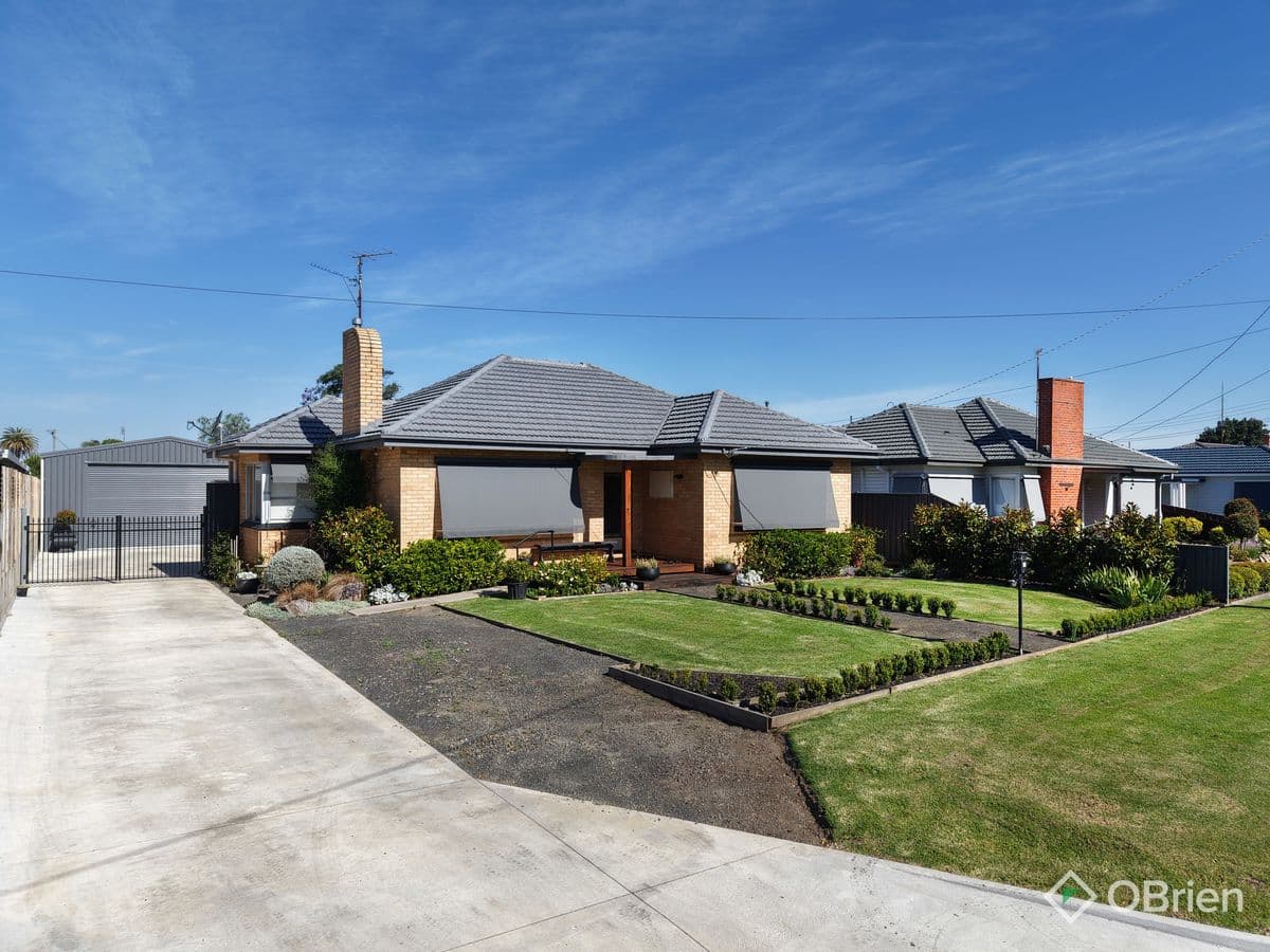 11 Robb Street