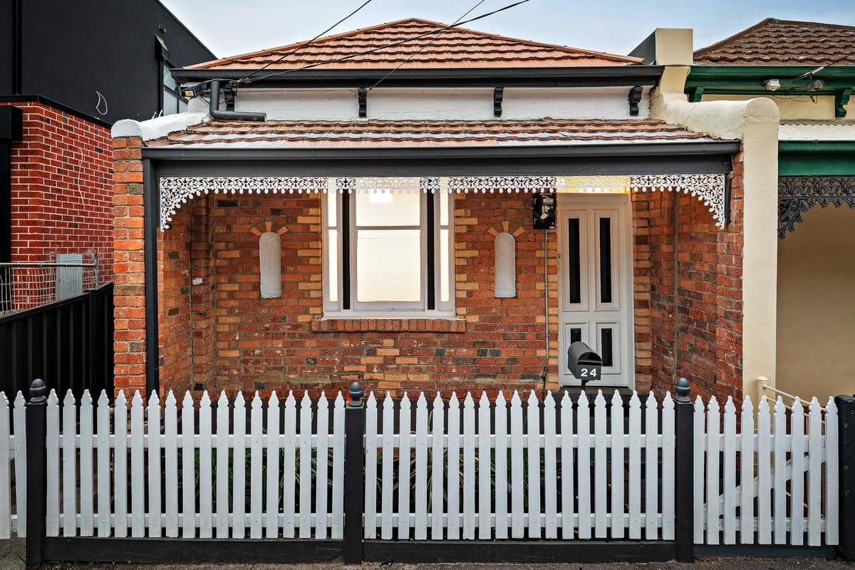 24 Evans Street