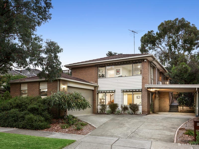 15 Long Valley Way, Doncaster East