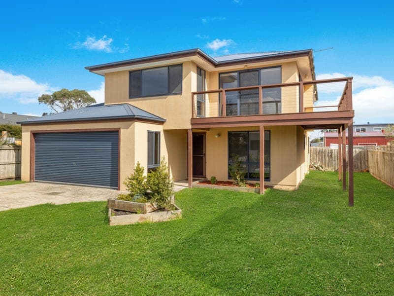 11 Moorings Place