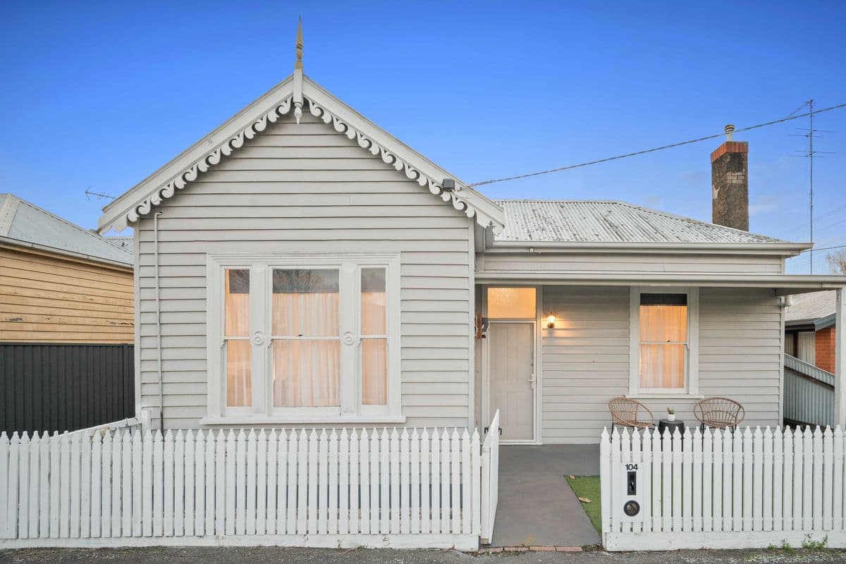 104 Barkly Street
