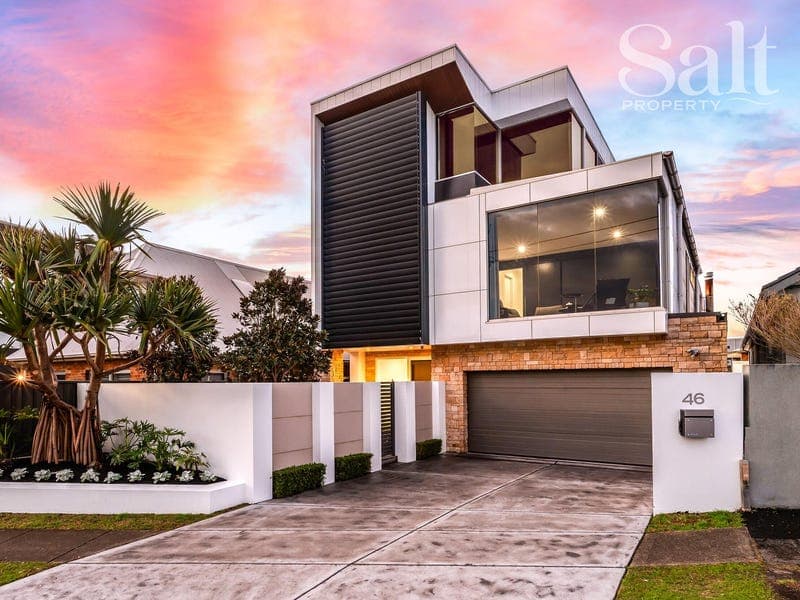 46 Bar Beach Avenue