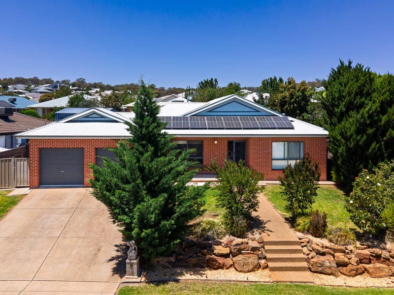 36 Yarrawah Crescent, Bourkelands