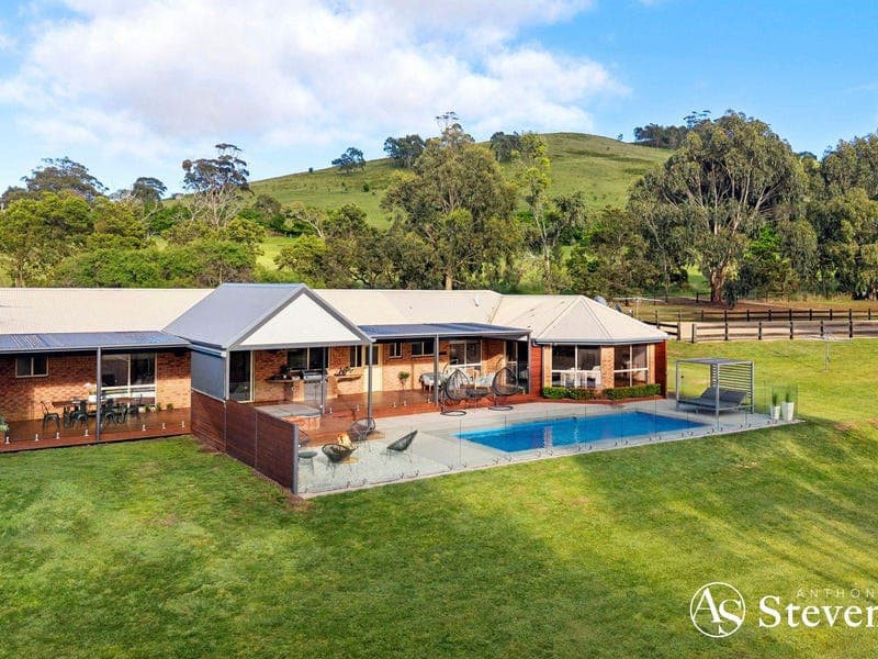 32 MT WILLIAM ROAD