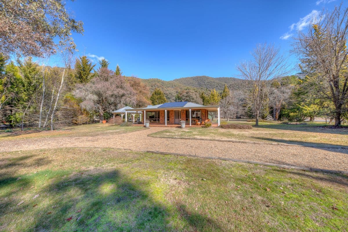 3 Pine Court