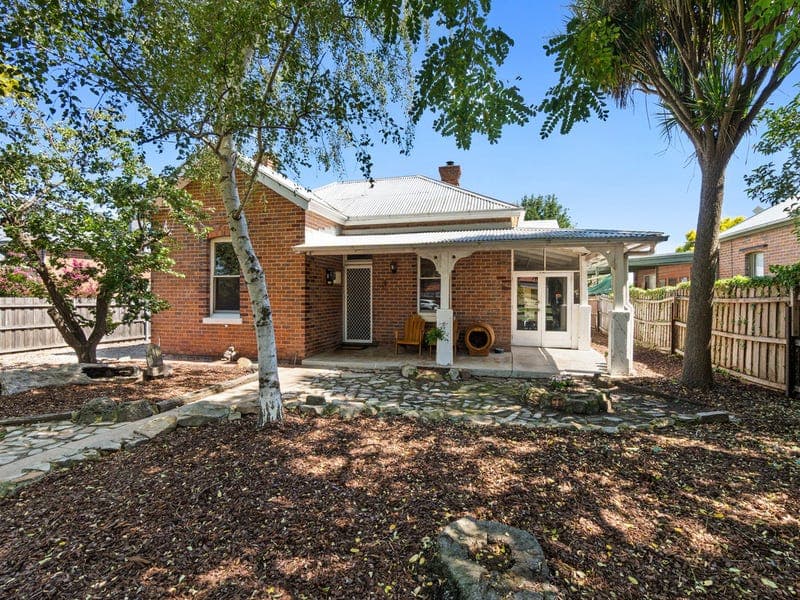 33 Main Street, Boisdale