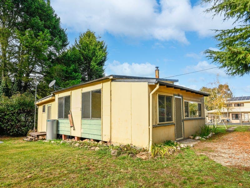 6 Dog Rocks Road, Black Springs