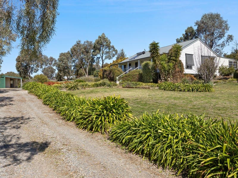 7 Greenslopes Place, Cargo