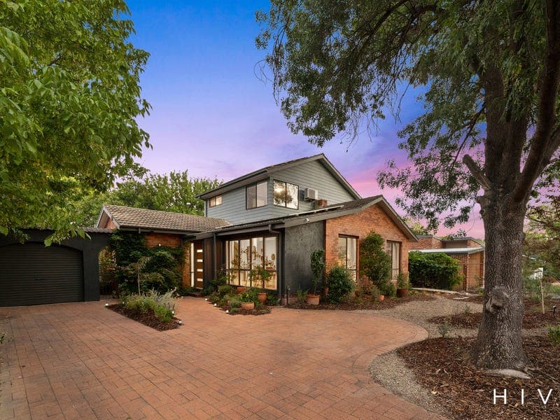 11 Molesworth Street