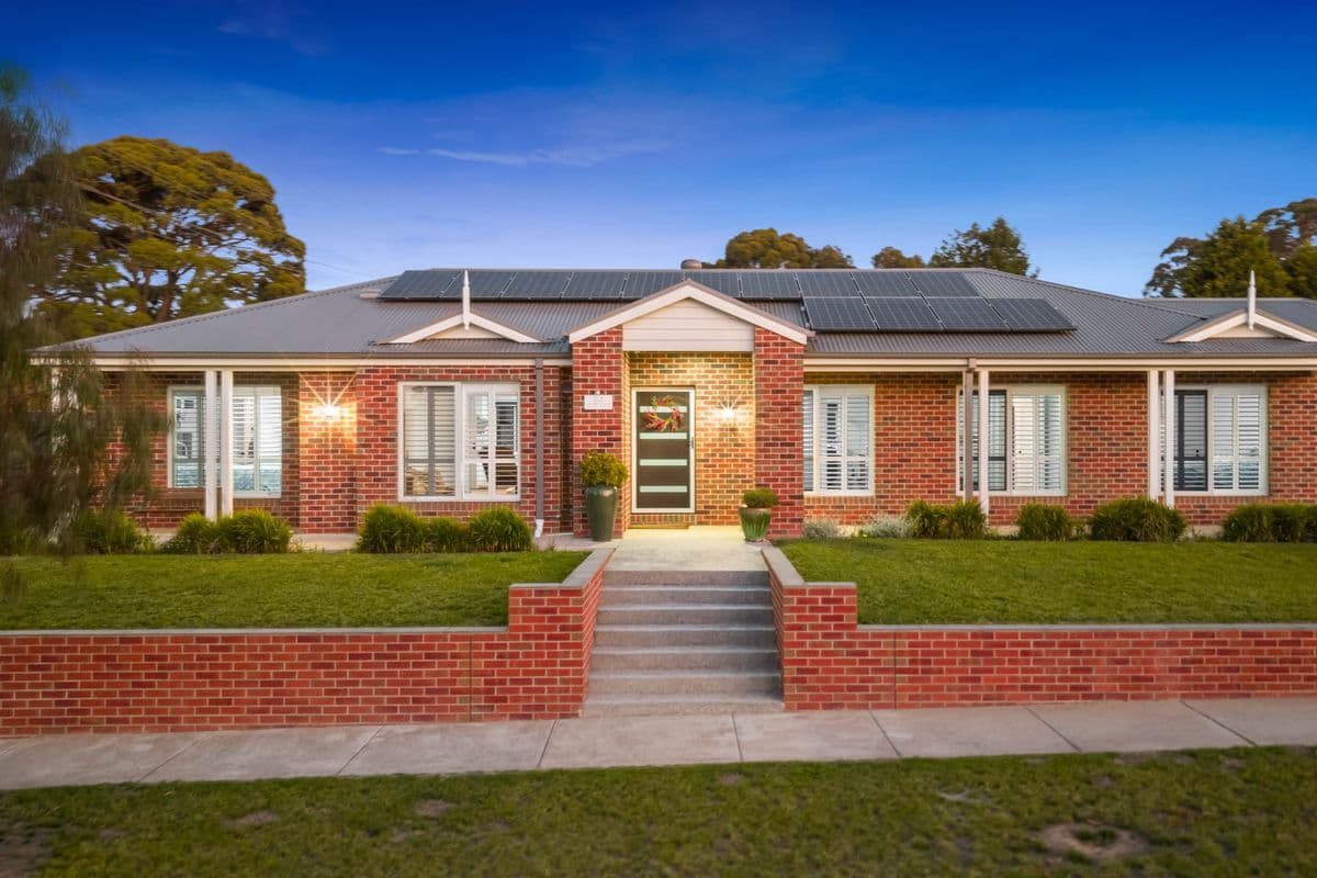 84 GRACEFIELD ROAD