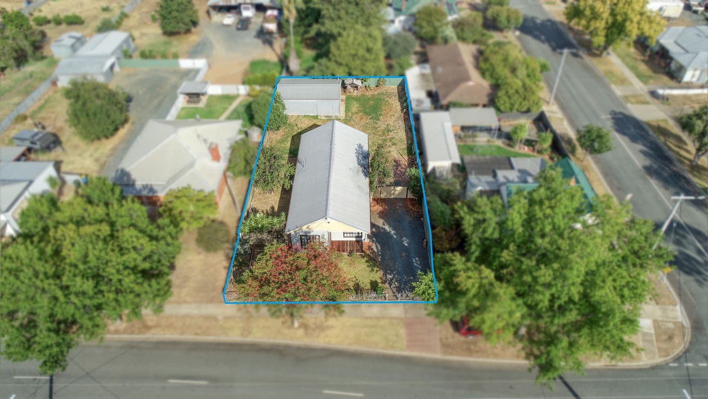 148 WAVERLEY AVENUE