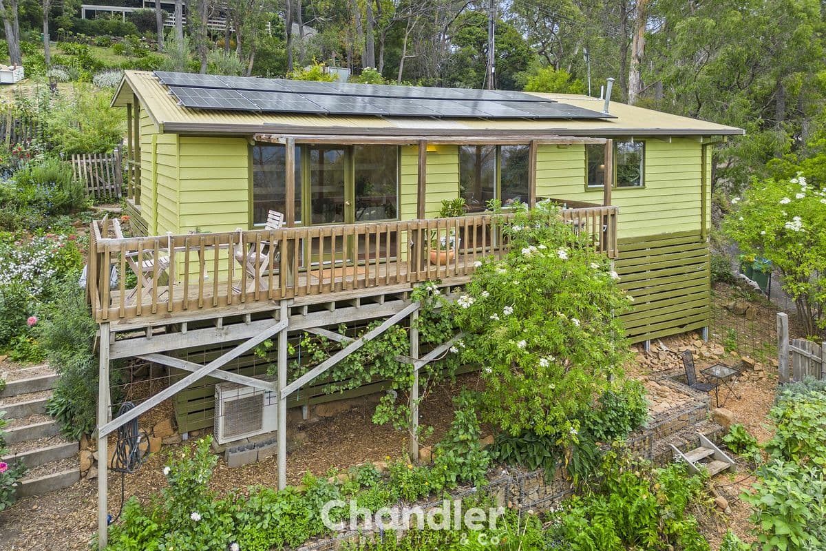 9 HIGHCLIFF ROAD